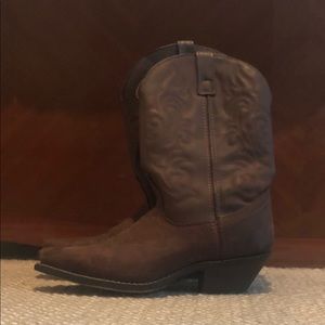 Women’s size 9 brown cowboy boots
